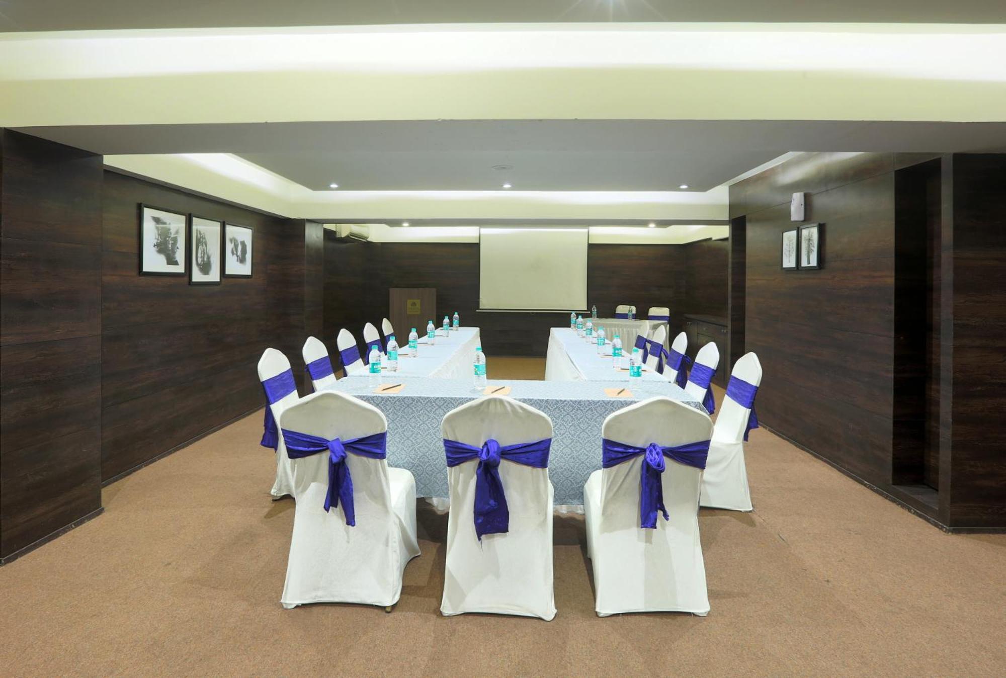 Hotel Vesta Maurya Palace